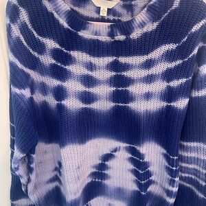 CUTE!! women’s tie dyed crewneck sweater w finger hole. Size XL Purple/lavender